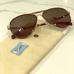 TOMS Aviator Style Tortoise Sunglasses